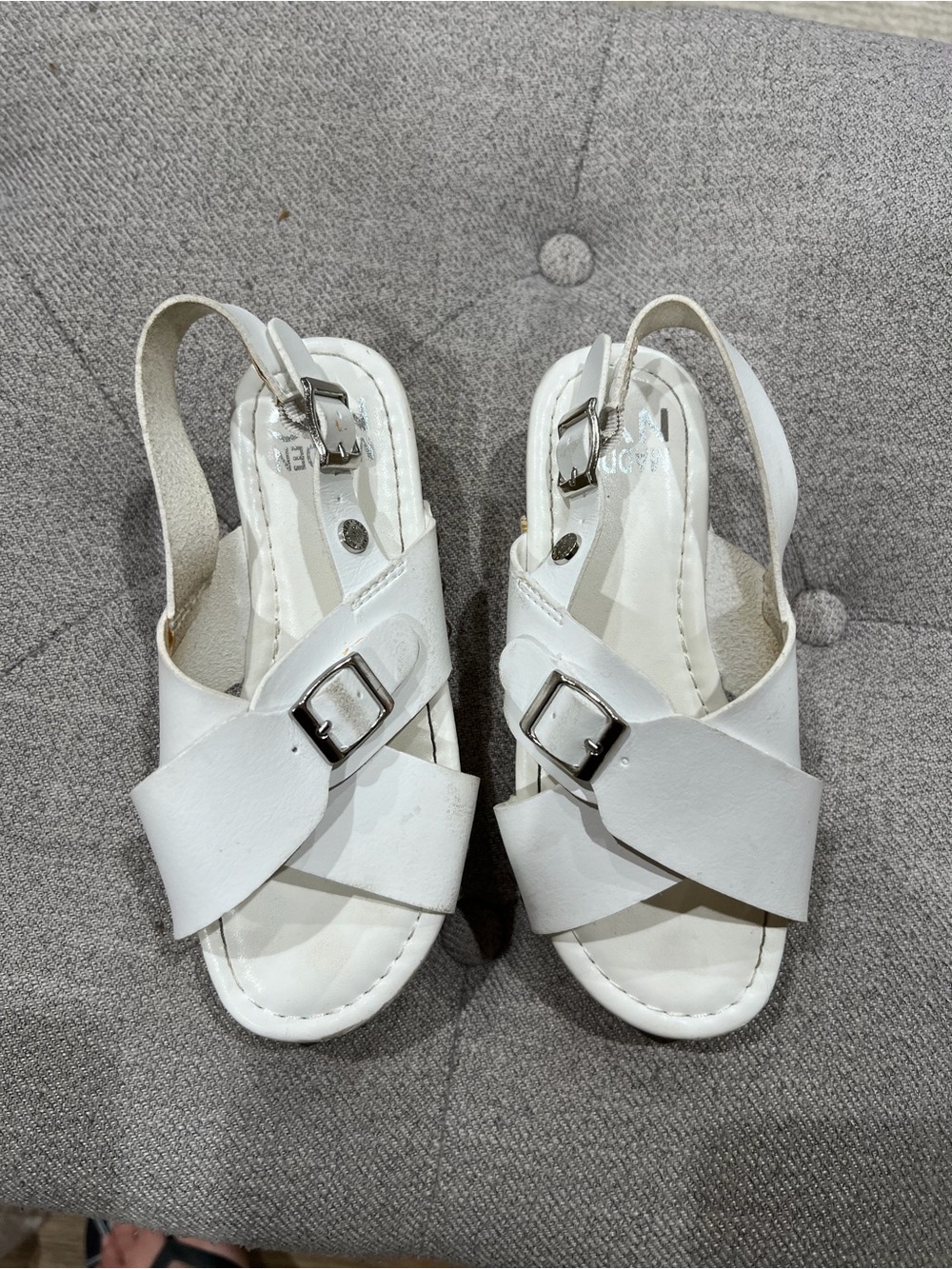 Young Girls White Slingback Madden NYC Sandals Size 13
